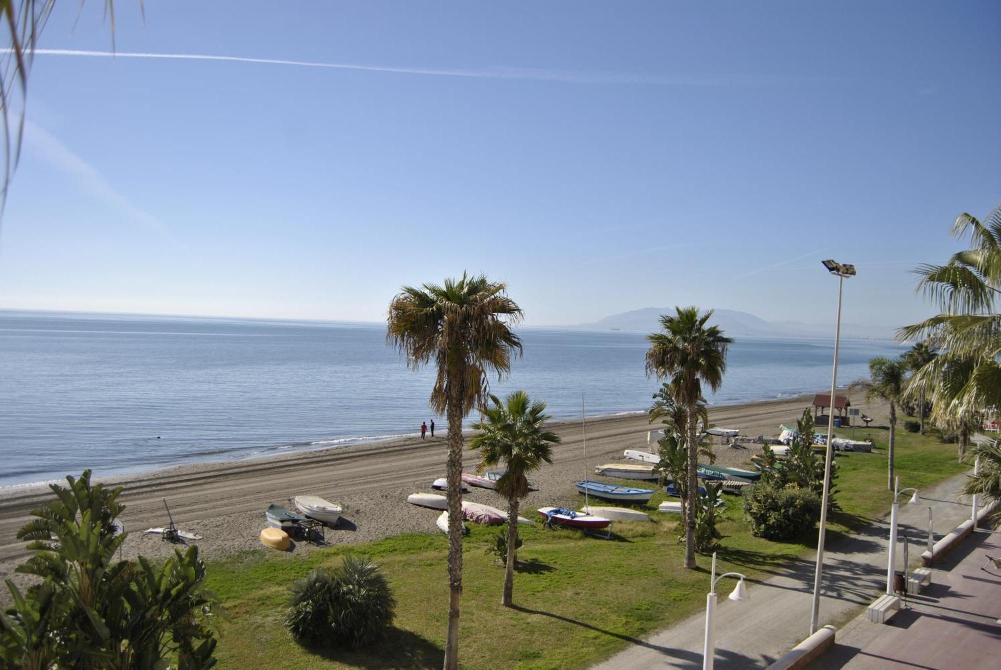 Apartamento Frente Al Mar,Primera Linea Rincón de la Victoria Exterior foto